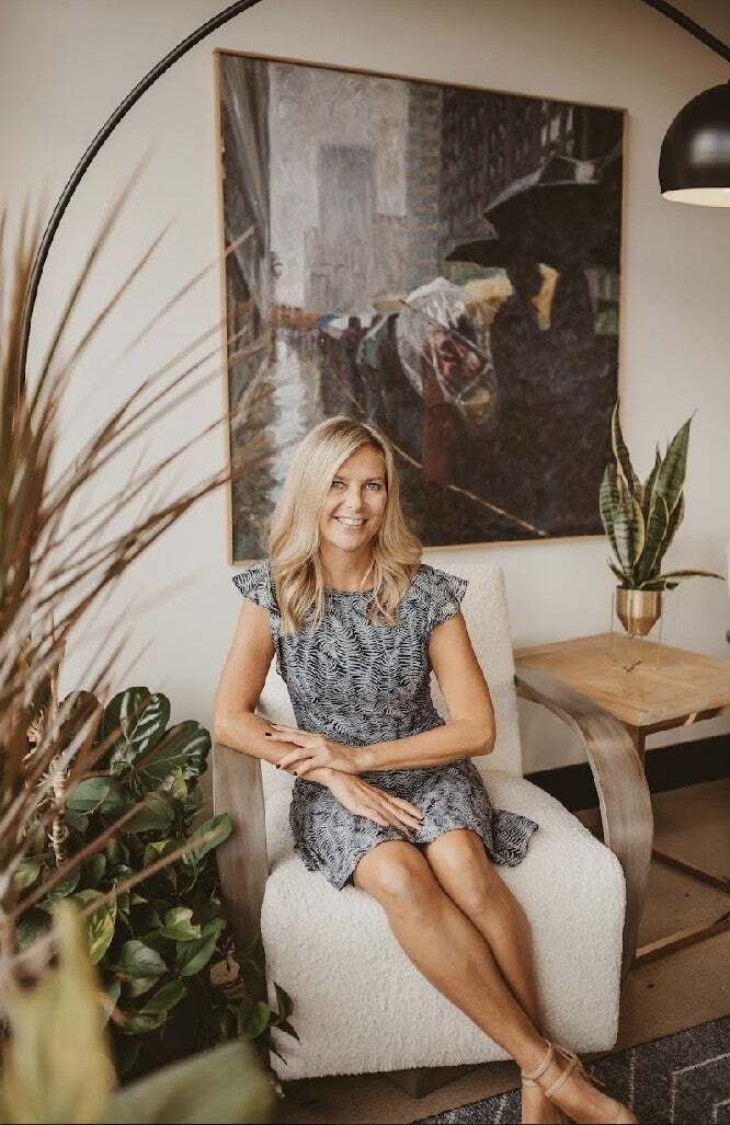 Julie Wilson, Real Estate Salesperson in Crown Point, Circle