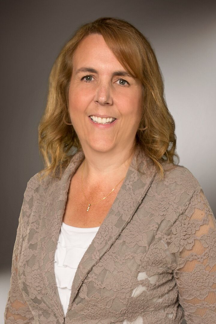 Kim Apple, Real Estate Broker in Puyallup, Pacific Commons