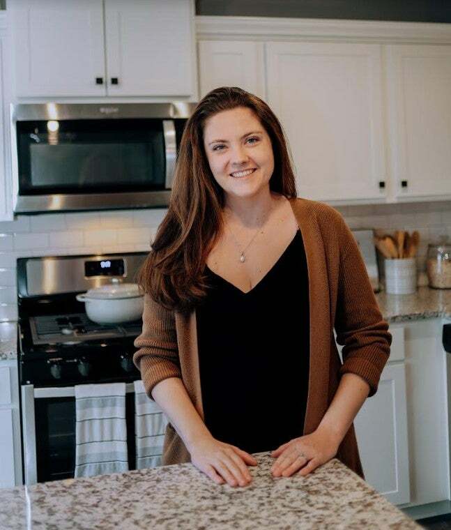 Faye Owen, Real Estate Salesperson in Holland, Schmidt Realtors