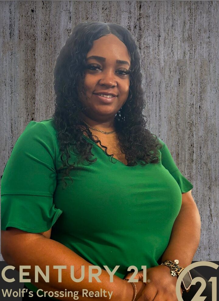 Tiffany Callaway,  in Saint Cloud, Wolf's Crossing Realty