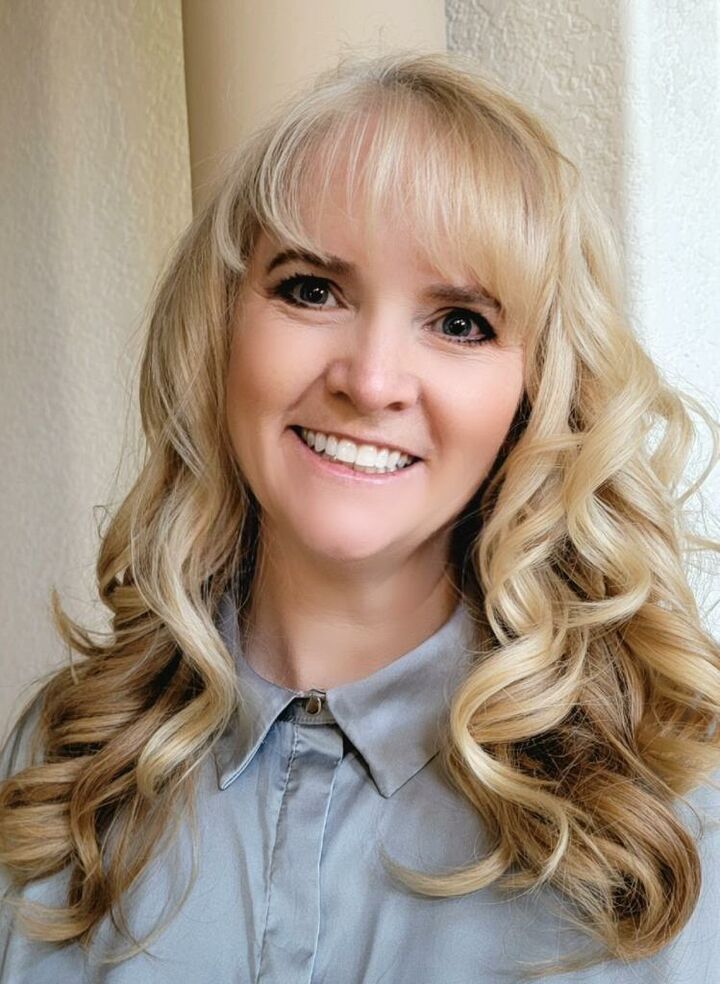 Lisa Di Gioia, Real Estate Salesperson in Temecula, Affiliated