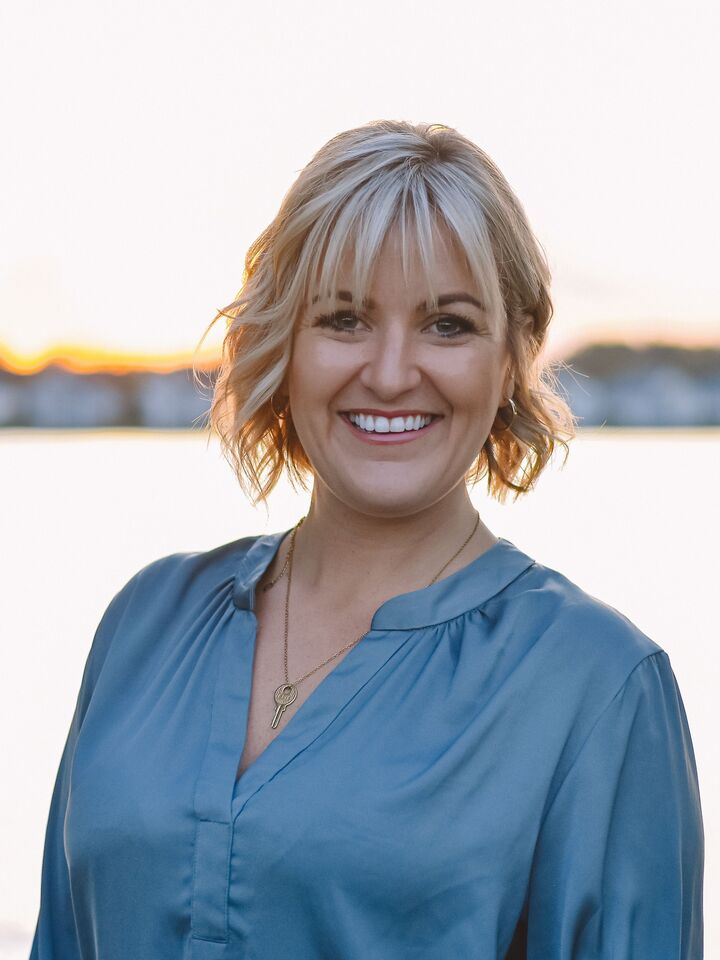 Stephanie Dennis, in Sarnia, Coldwell Banker Southwest Realty, Brokerage