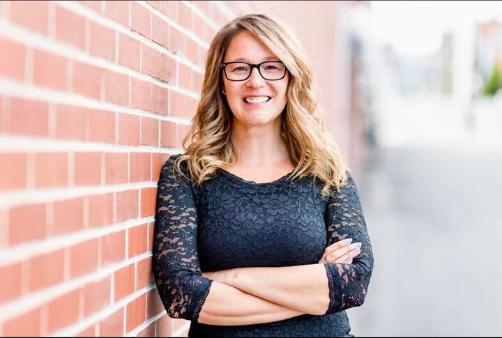 Tonia Burchfield, Real Estate Salesperson in Bedford, Premier