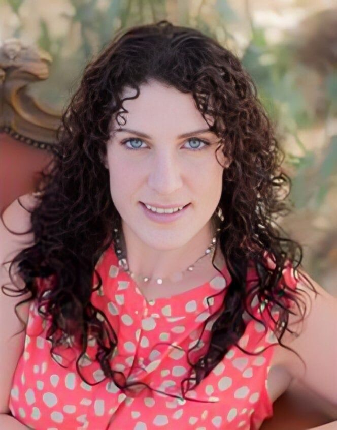 Tessa Vasquez, Real Estate Salesperson in Paradise, Select Real Estate, Inc.