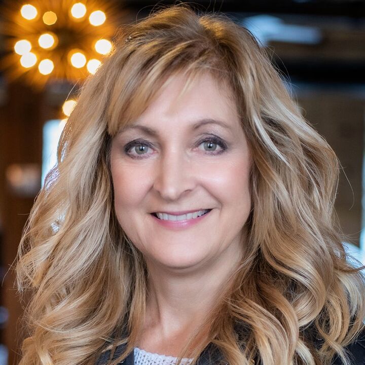 Cindy Grodus, Real Estate Salesperson in Holland, Schmidt Realtors