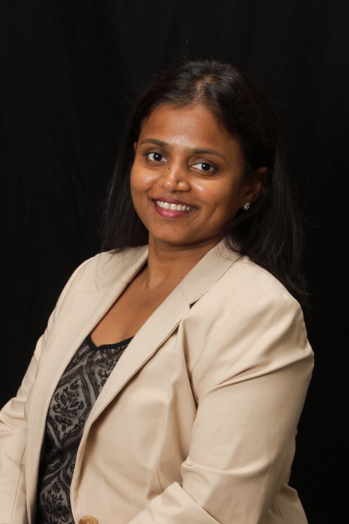 Archana Darekar, Real Estate Salesperson in Irvine, Platinum Properties