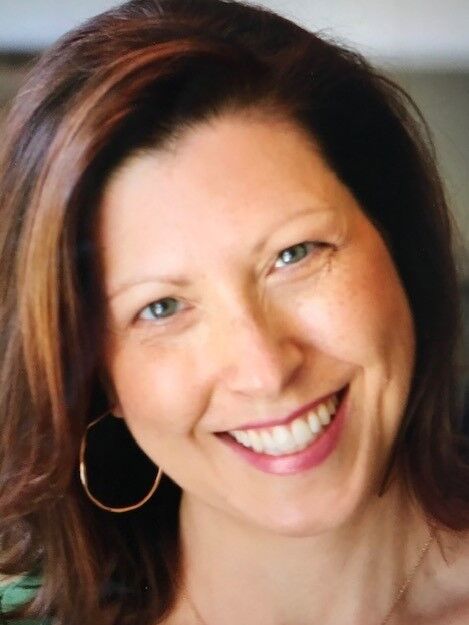 Randi Hicks,  in Kirkland, Windermere