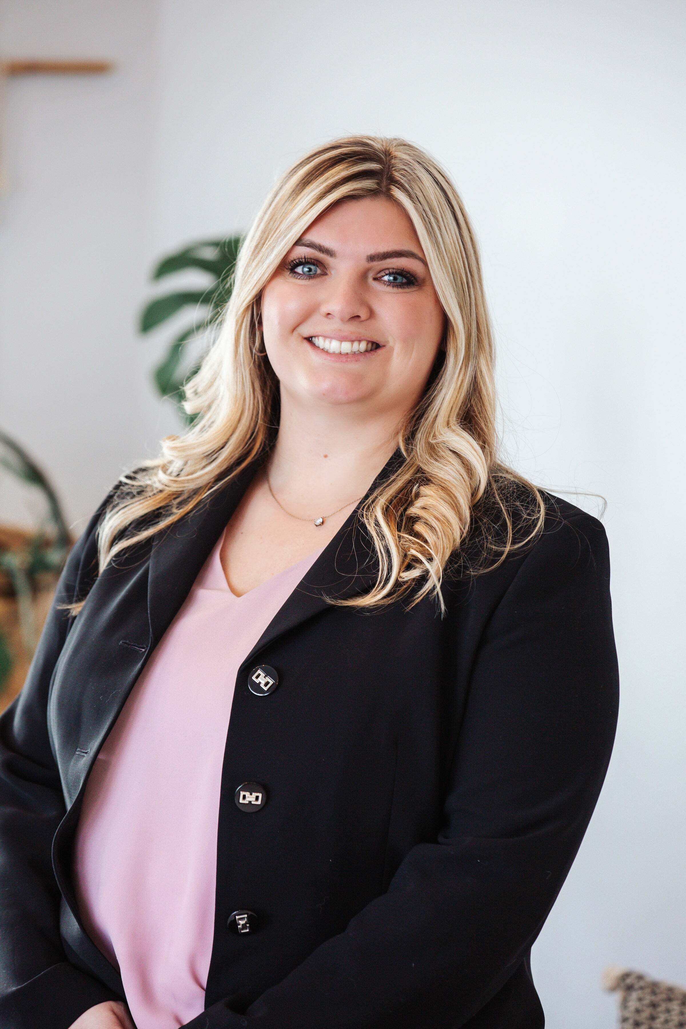 Erica Vallender, Real Estate Salesperson in Bay City, Signature Realty