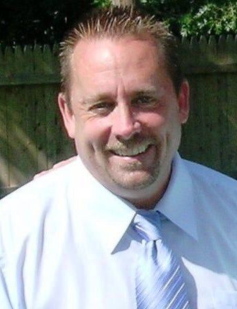 David Oakley,  in Hauppauge, Realty Connect