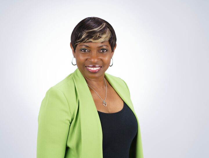 Adelita Dunkley,  in Lexington, 803