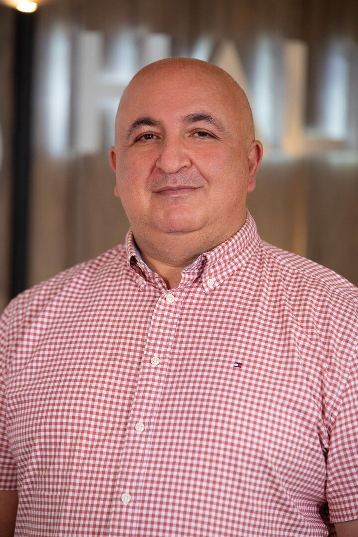 Vahagn Piliposyan, Real Estate Salesperson in Glendale, Hallmark Realty