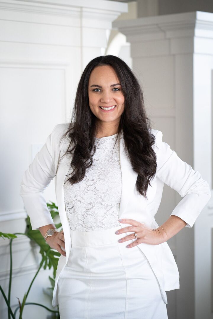 Patricia Moura, Real Estate Broker in Indianapolis, Scheetz