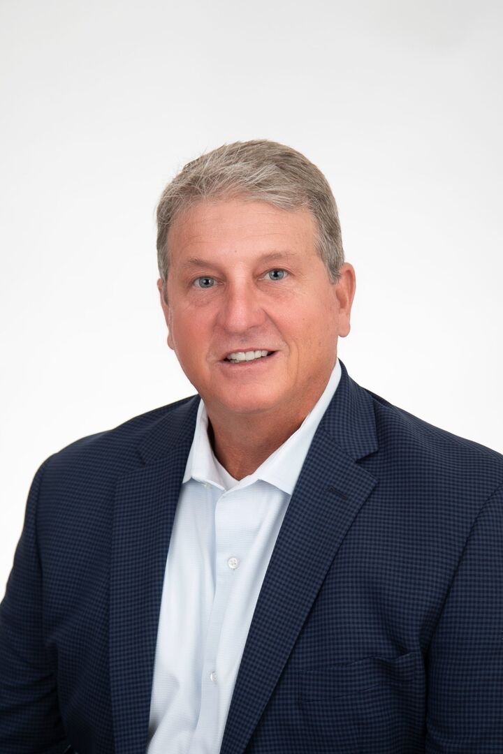 John Dowdle,  in Mandeville, TEC