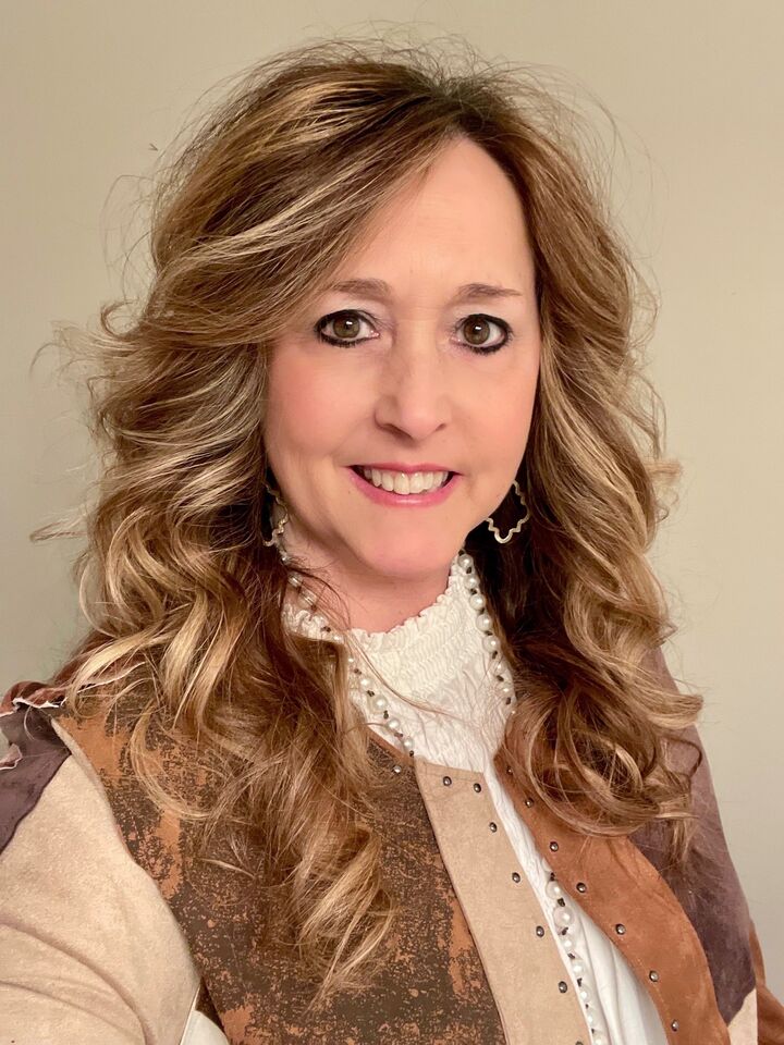 Nannette DeShazo, Associate Real Estate Broker in Southaven, Collins-Maury