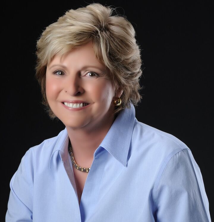 Barbara Boucher,  in Rochester, Professionals