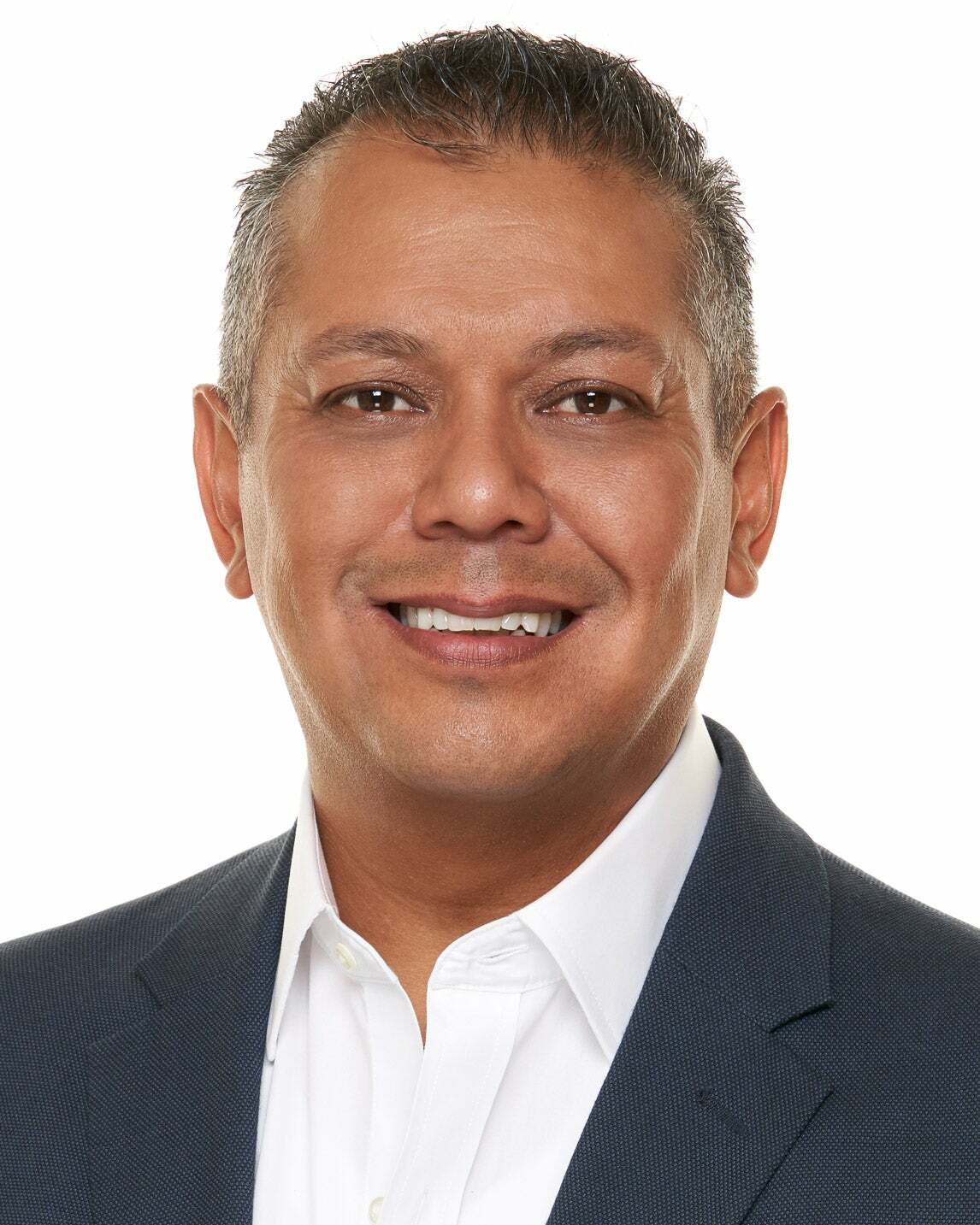 Luis Mendoza, Real Estate Salesperson in San Diego, Affiliated