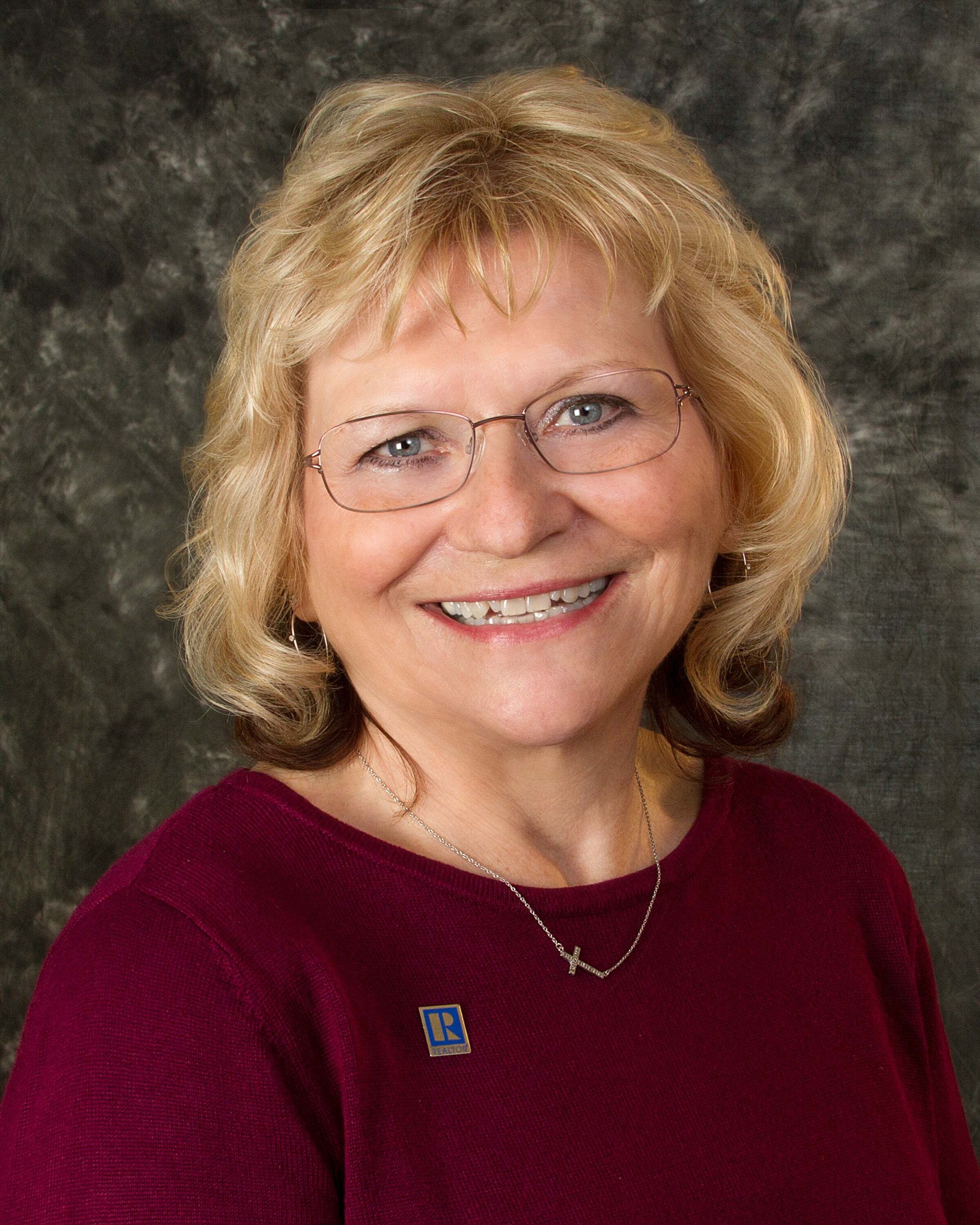Cathy Hampton,  in Lapeer, Professionals