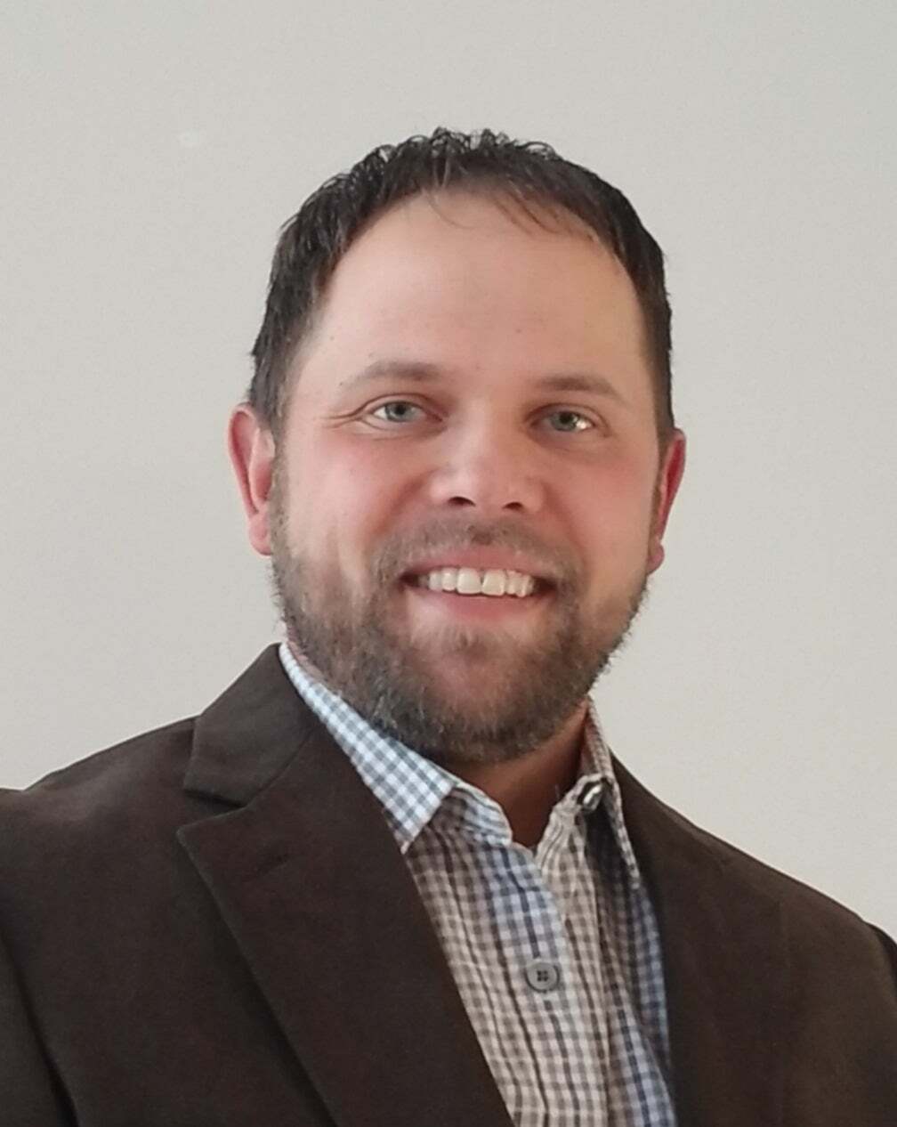 Derek Sunday, Real Estate Salesperson in Mauston, Affiliated