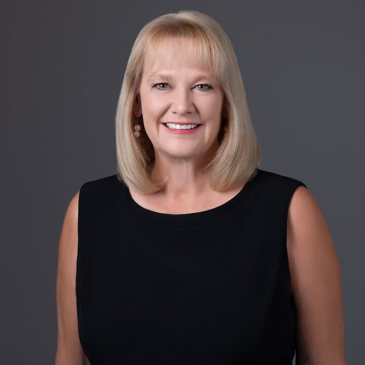 MaryJo McGillicuddy, Hawaii Realtor