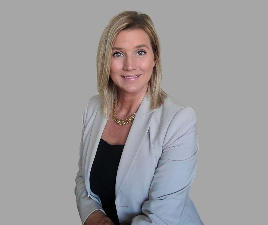 Vicki Phelps, Real Estate Salesperson in Altoona, Affiliated