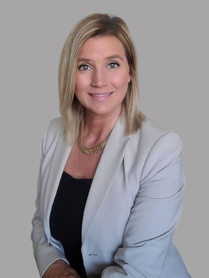 Vicki Phelps, Real Estate Salesperson in Altoona, Affiliated