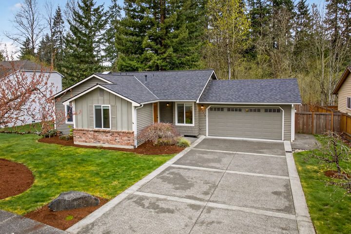 Property Photo: 17718 NE 137th Court WA 98052