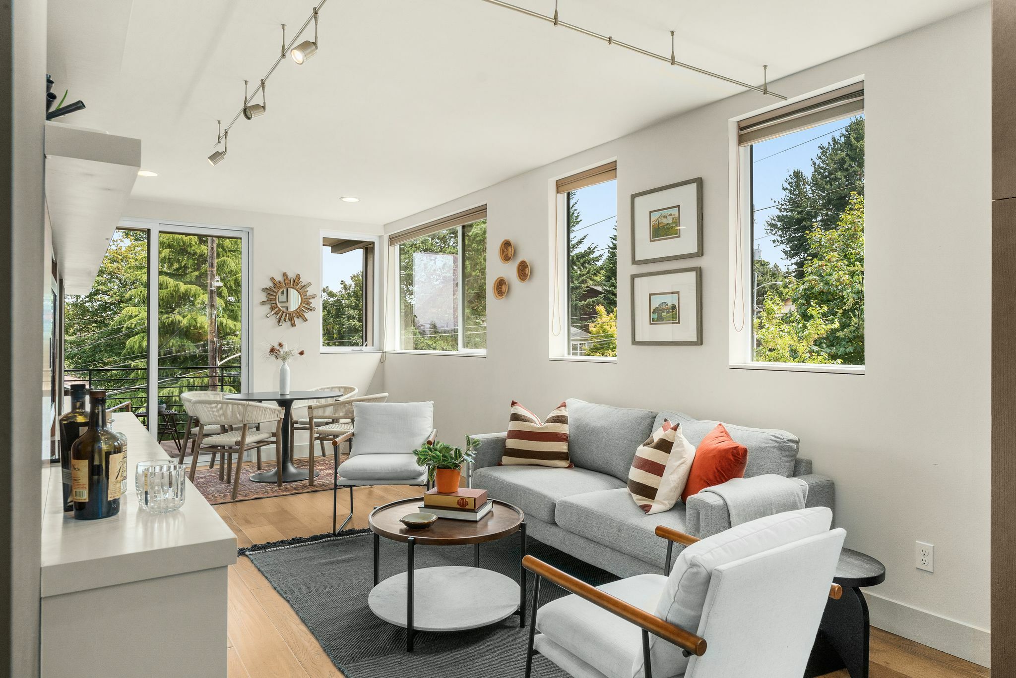 Property Photo:  402 W Fulton Street  WA 98119 