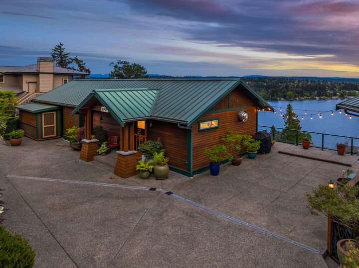 Property Photo:  8909 NE 118th Place  WA 98034 