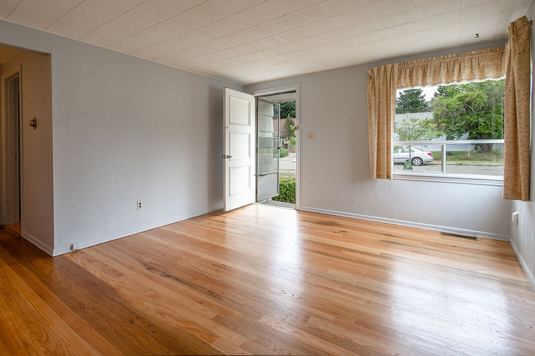 3 bed Seattle home for sale 11437 Cornell Ave S, Seattle, WA 98178