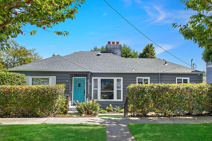 2608 36th Ave W  Seattle WA 98199 photo