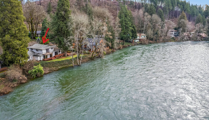 Property Photo:  91050 Leashore Dr  OR 97488 