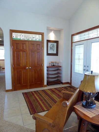 Property Photo: Foyer 5383 Number 81 Rd  WA 98926 