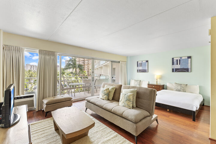 Property Photo:  