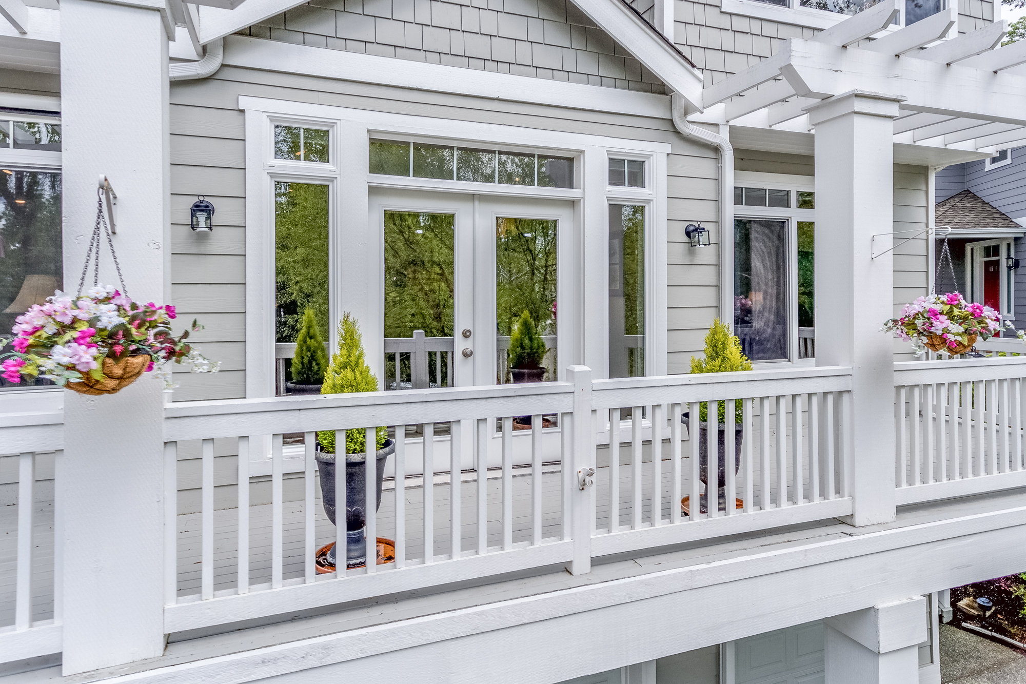 Property Photo: 1134 N 27th Place WA 98056