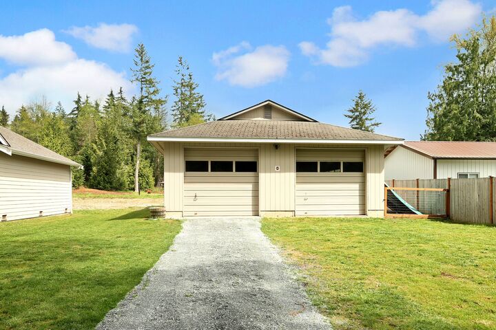 Property Photo:  8625 105th Ave NE  WA 98258 