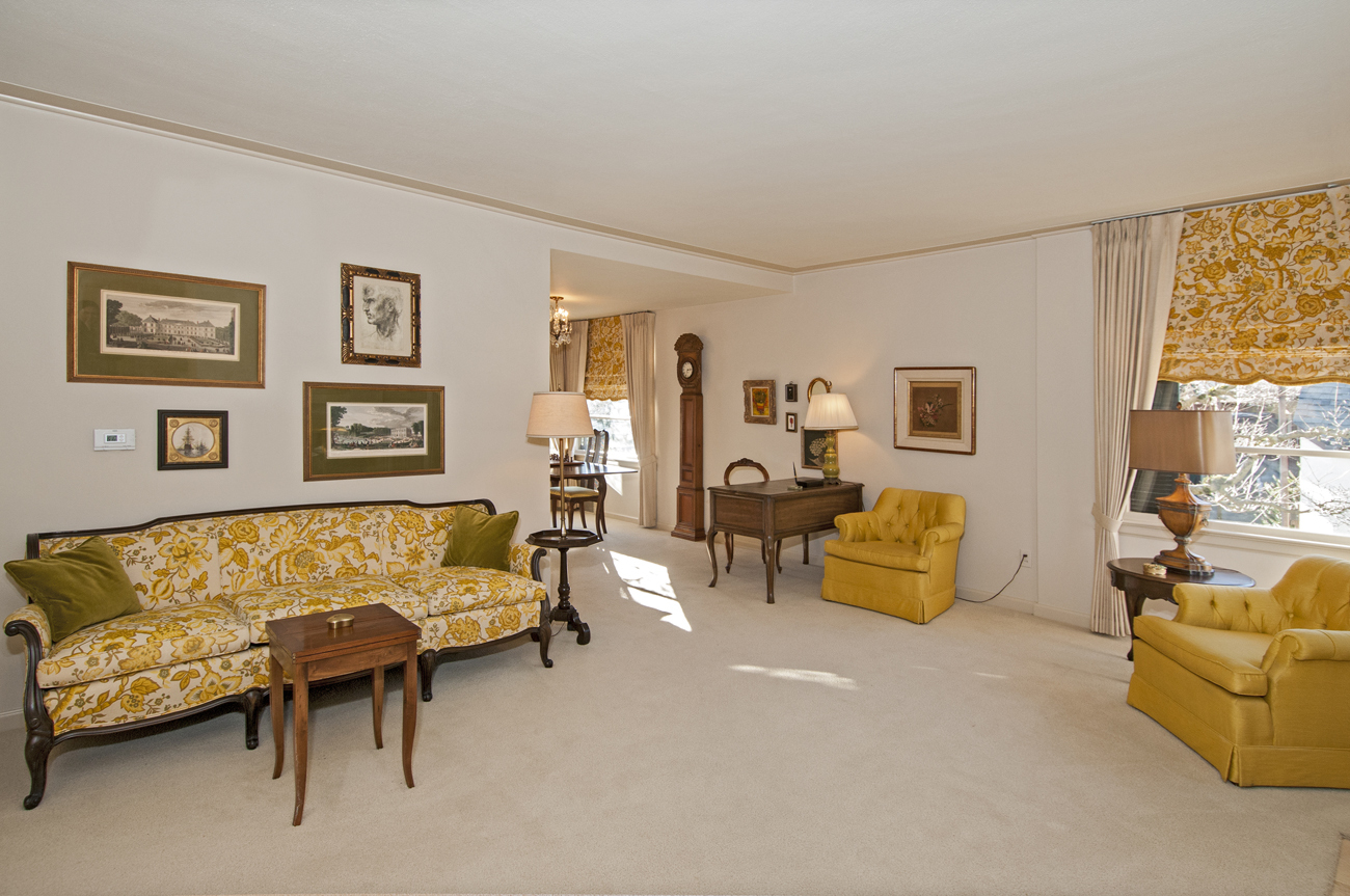 Property Photo: Living & dining room 4315 NE 44th  Street  WA 98105 