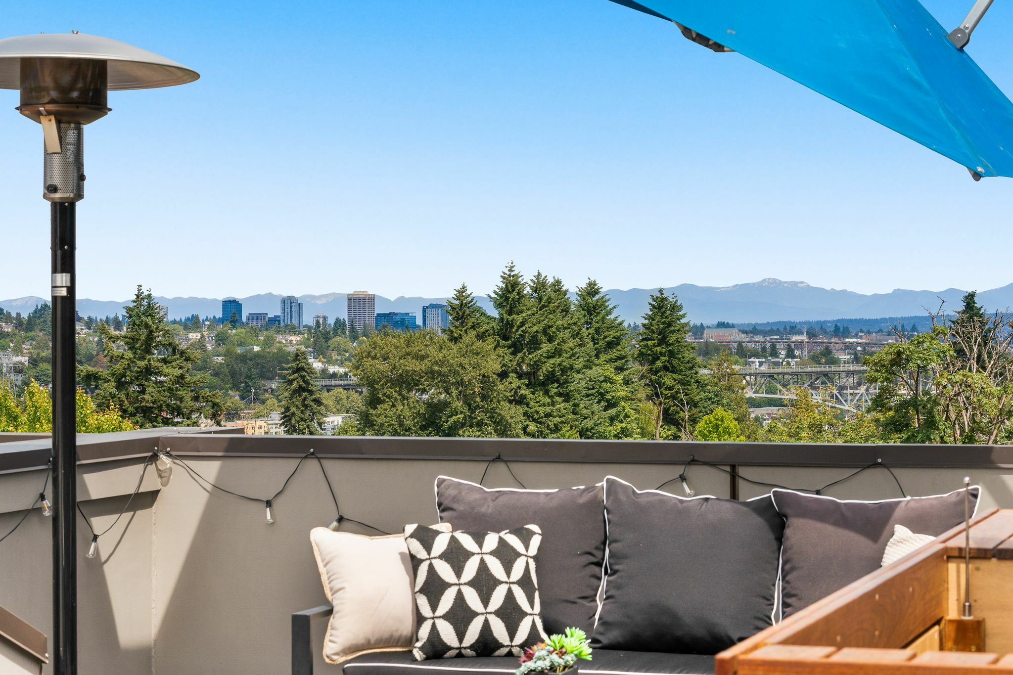 402 W Fulton Street  Seattle WA 98119 photo