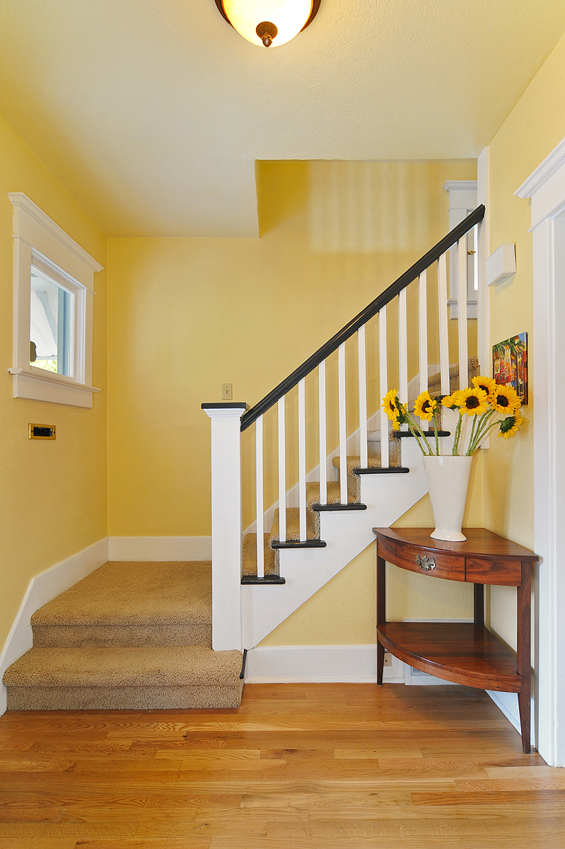 Property Photo: Foyer/living room/dining room/kitchen 4650 1st Ave NE  WA 98105 