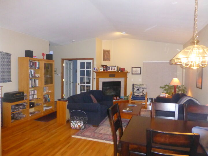 Property Photo: Great room floor plan with hardwood floors & gas fireplace. 912 Gilbert Dr  WA 98226 