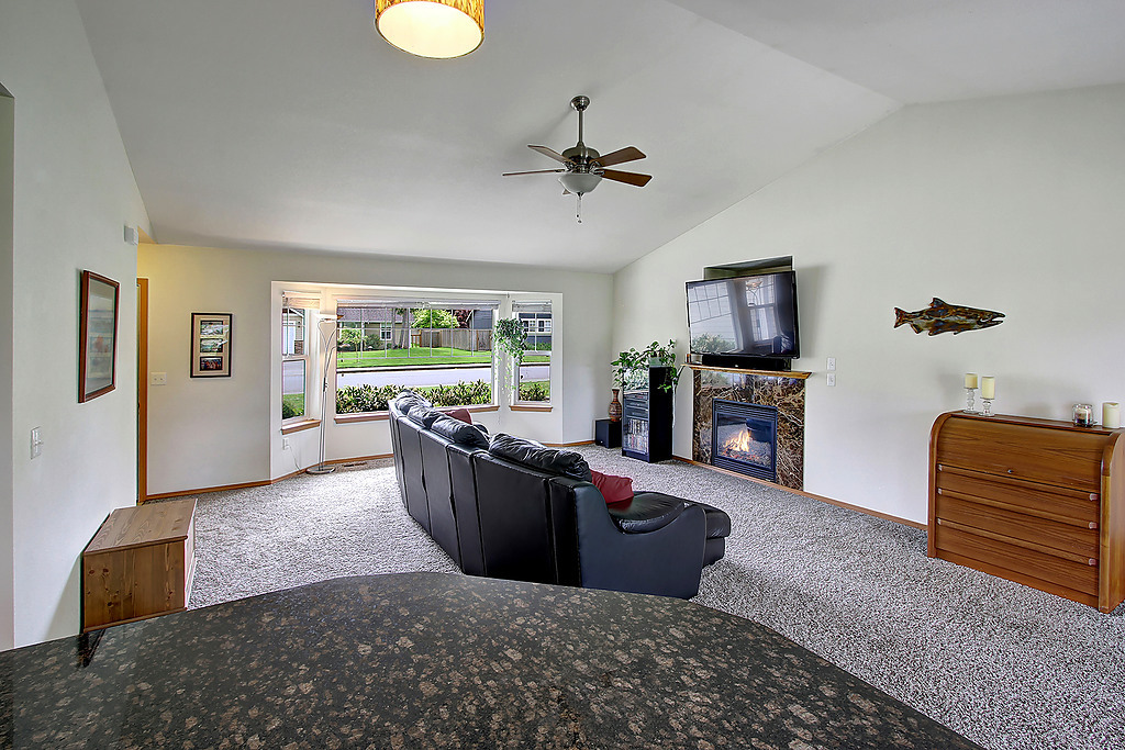 Property Photo: Great Room 215 19th St WA 98251