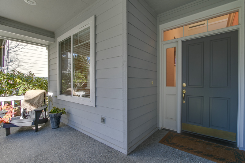 Property Photo: Entry 9128 134th Ct NE WA 98052