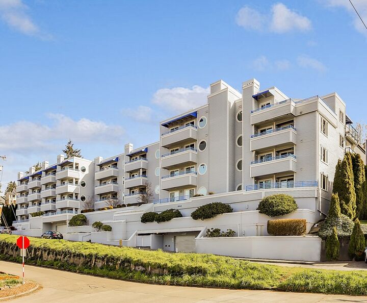 2244 13th Ave W 216  Seattle WA 98119 photo Queen Anne View Condo