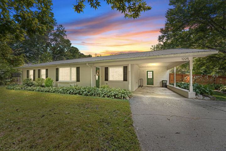 Property Photo:  1225 W Gilbert Street  NC 28792