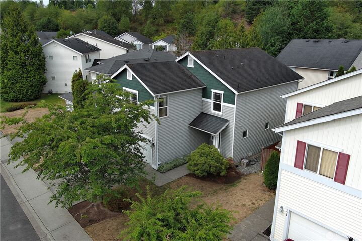 Property Photo: 177 Glennwood Avenue SE WA 98056
