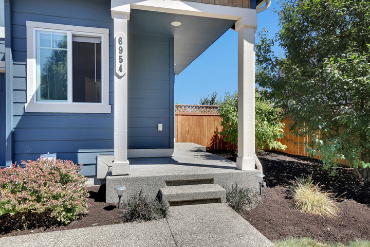 Property Photo:  6954 Fresco Dr SE  WA 98513 