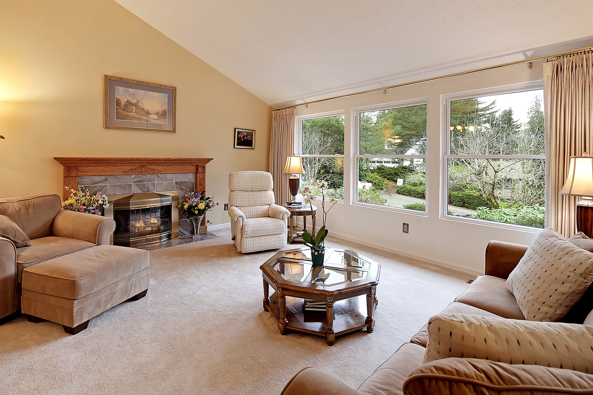 Property Photo: Living room 6760 81st Ave SE  WA 98040 