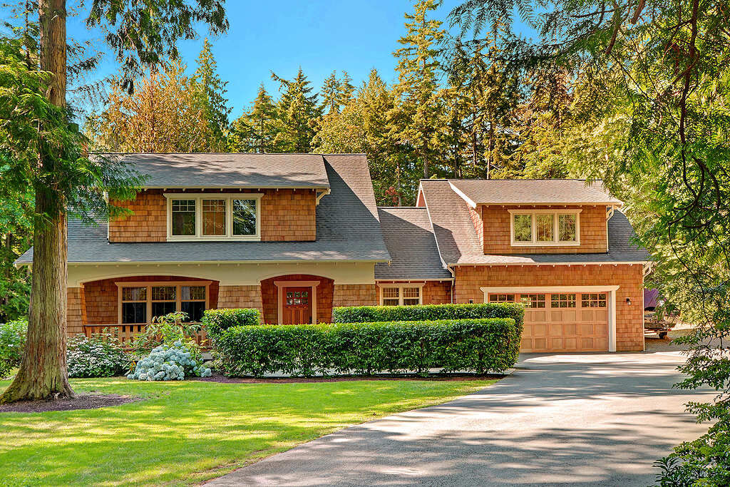 Property Photo:  9555 NE Torvanger Rd  WA 98110 