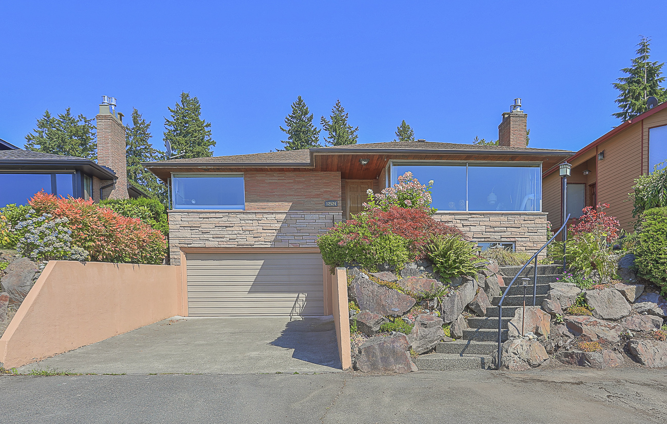 Property Photo:  12524 9th Ave NW  WA 98177 