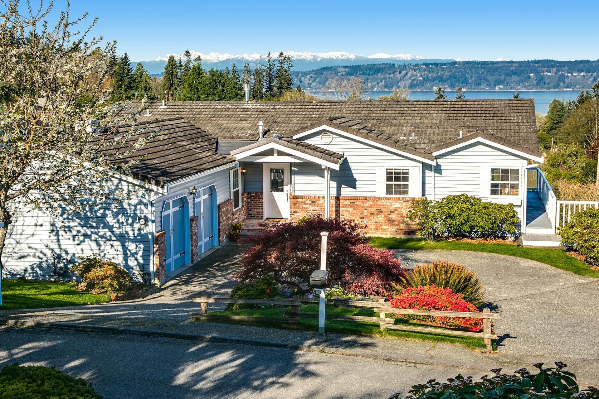 Property Photo:  5020 Alki Dr  WA 98203 