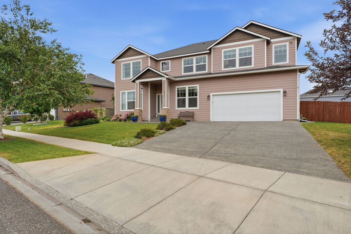 Property Photo: 2104 S Sheppard St WA 99338